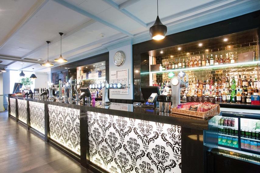 דנפרמליין The Guildhall And Linen Exchange Wetherspoon מראה חיצוני תמונה